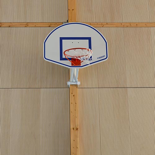 Panneau acoustique bois rainuré ab pano 25 au plafond d'une maison individuelle